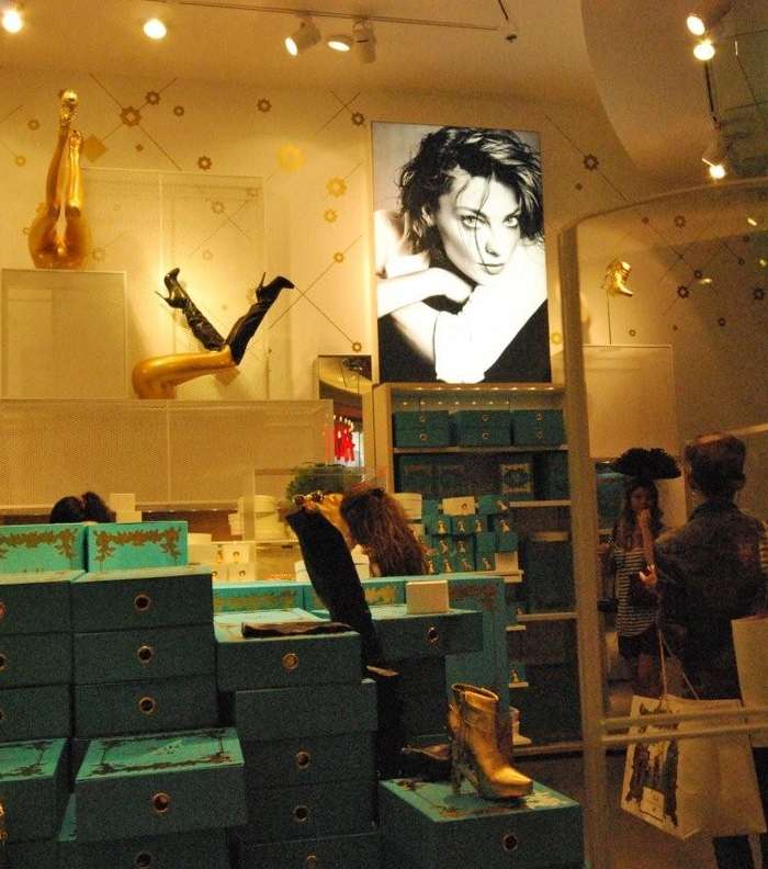 اَنا ديلو روسو في H&M