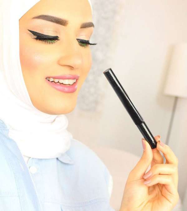 مكياج اخضر ناعم