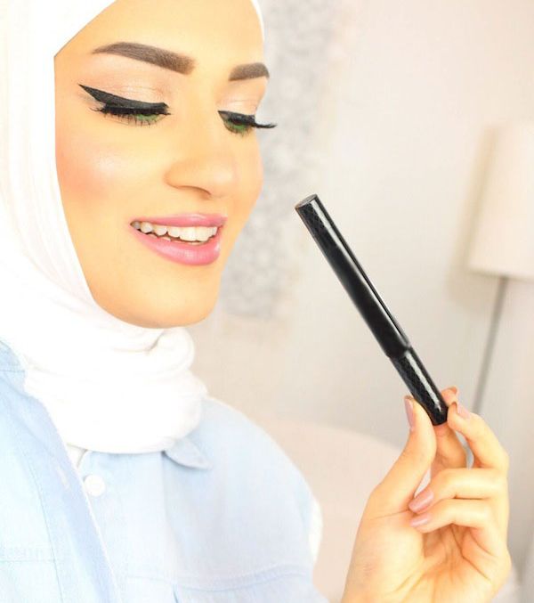 مكياج اخضر ناعم