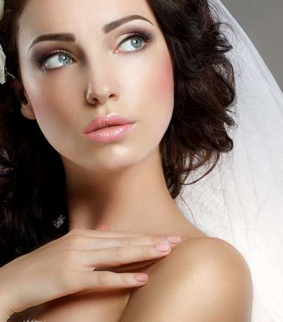 صور ادوات لمكياج ناعم للعروس 