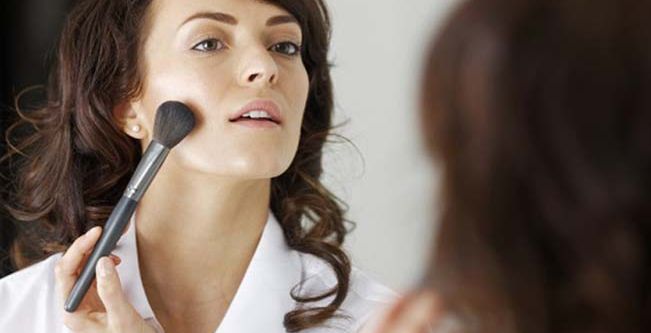 5 عادات ماكياج صباحية لا بدّ منها