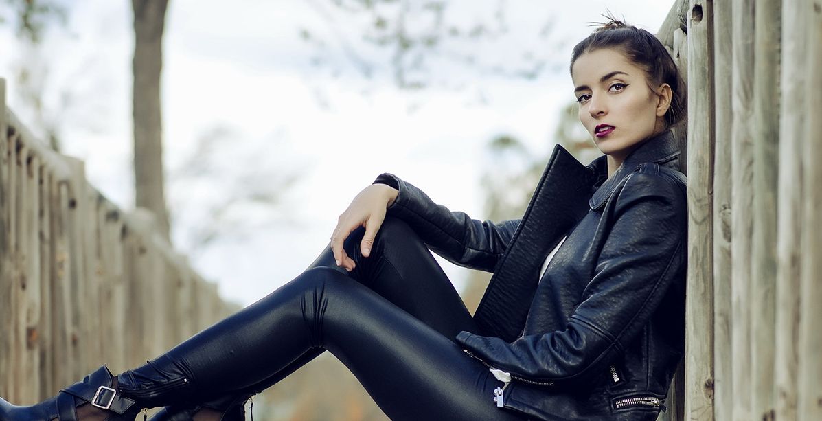 اهم النصائح لارتداء السروال الجلدي بطريقة مواكبة للموضة