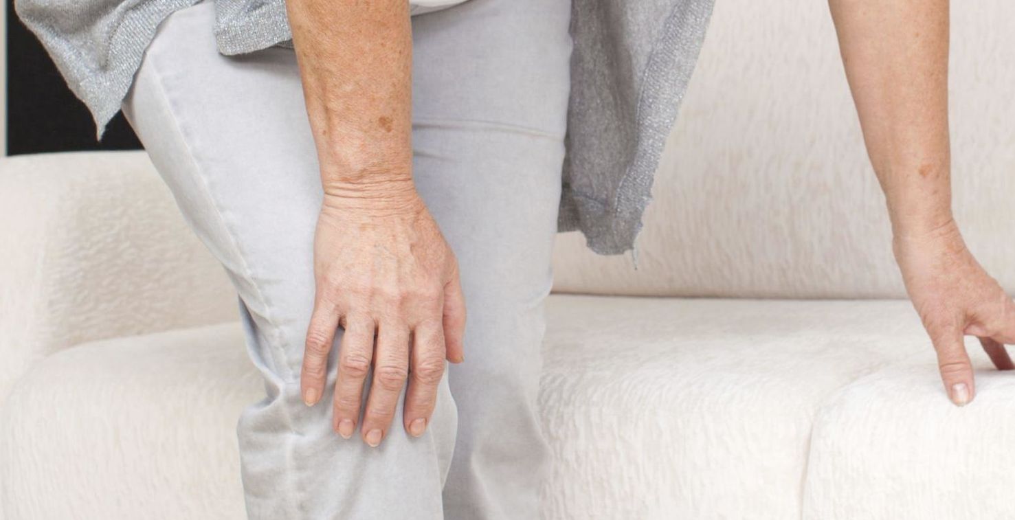 أسباب خشونة الركبة وعوارضها