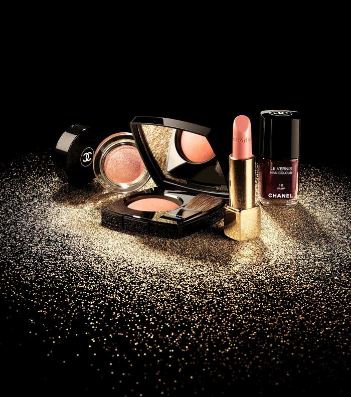 أحمر الشفاه Rouge Allure والبلاش Caresse