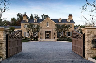 لأول مرة كانيي ويست يخرق قاعدة وضعتها كيم كارداشيان وينشر صوراً من داخل منزلهما!