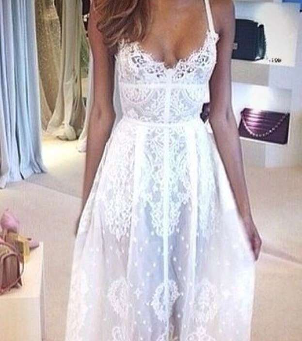 موديلات فساتين سهره ناعمه طويله دانتيل