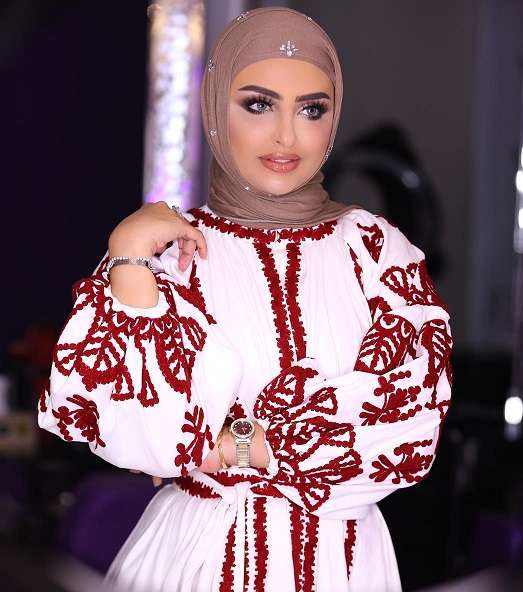 تعرفي على اخر صيحات الموضة من اطلالات سندس القطان