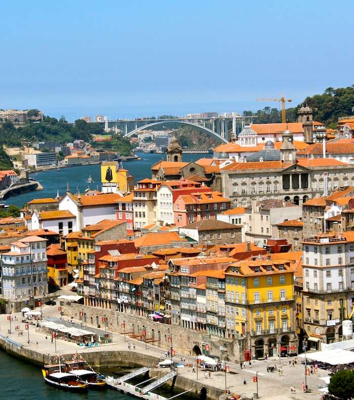 رغم تواضع مساحة البرتغال الجغرافية، الاّ أنّ÷ بلد غني جداً بالتنوّع البيئي والثقافي! من أرخص وجهات السفر للعام استفيدي من أروع المشاهد السياحية 