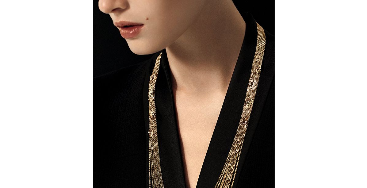 مجموعة مجوهرات Bouton Camelia من CHANEL
