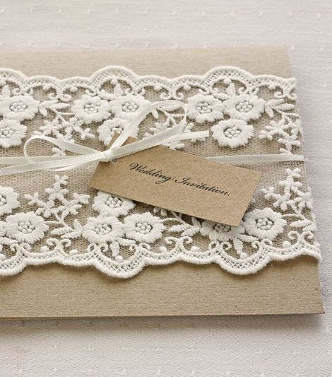 البطاقة مع قماش الدانتيل