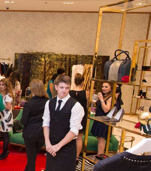 ضيوف حفل إفتتاح البوتيك الثاني لـ Alice & Olivia، دبي