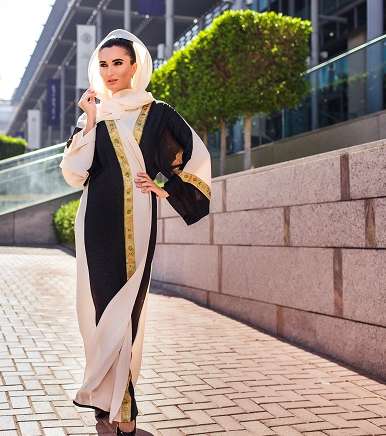 اجمل العبايات لشهر رمضان من تصميم علامة Adore