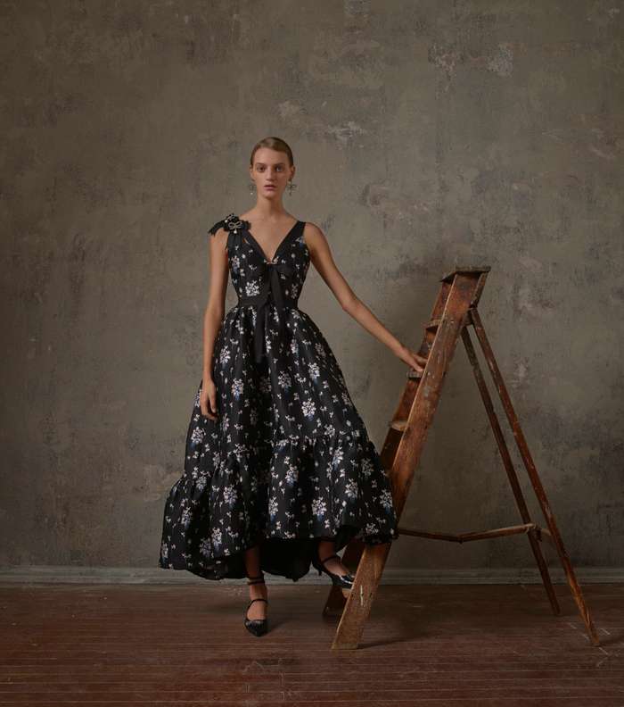 ُالفستان المطبع بالازهار بالطول المتوسط والقصة الواسعة من Erdem  و H&M