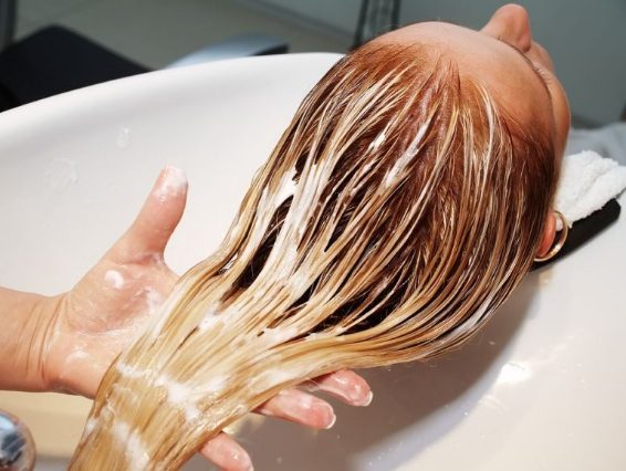 علاج الشعر التالف بخلطات طبيعية