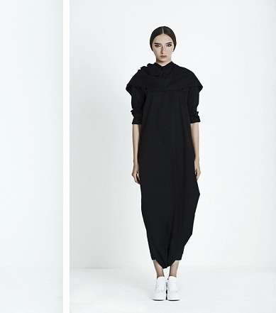 لباس أسود من تصميم ريم الكنهل 