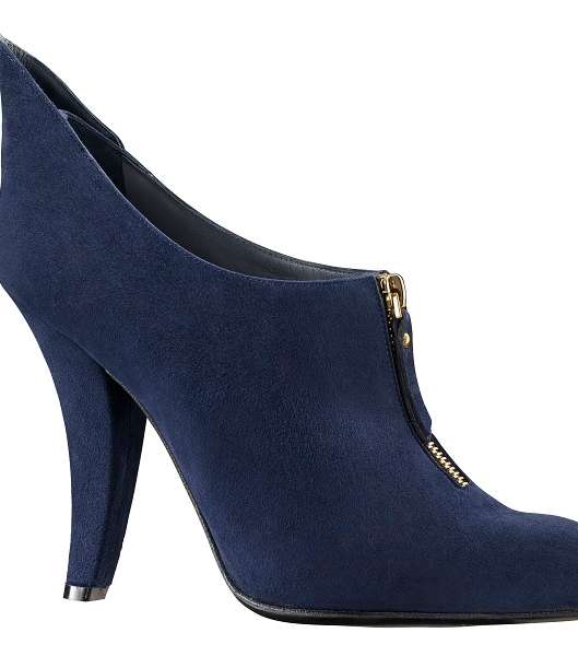 حذاء أزرق نيلي مميّز من Louis Vuitton LV