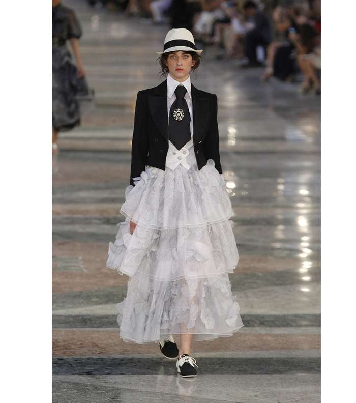 اجمل ازياء CHANEL كروز 2017