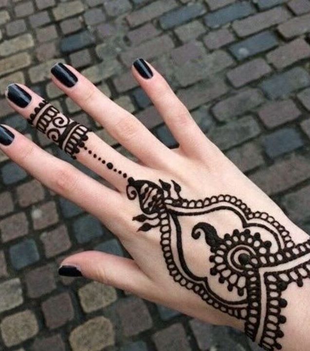 بالموديلات حناء اليدين
