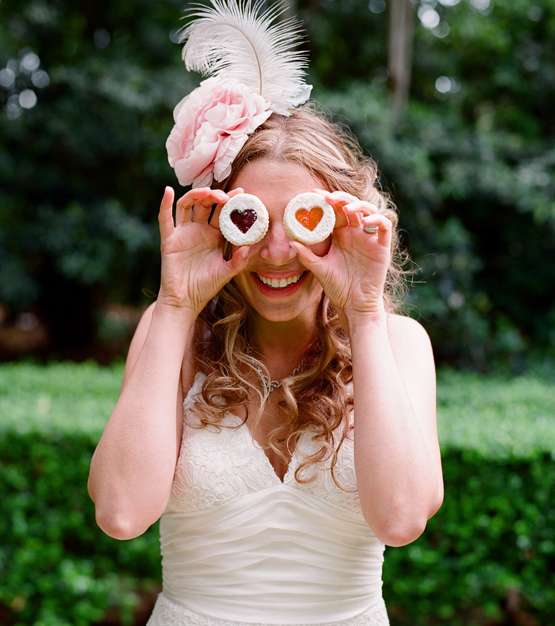 حتّى الكوكيز، يجب أن تحوي قلوباً عند إعدادها وتحضيرها لضيافة الزفاف