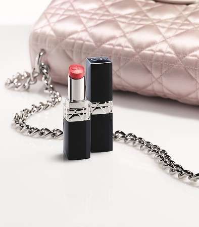 مرطب الشفاه Rouge Dior Lip Balm الغني بالمحتويات الطبيعية