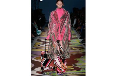 المعطف المطبع الطويل من اميليو بوتشي لشتاء 2018