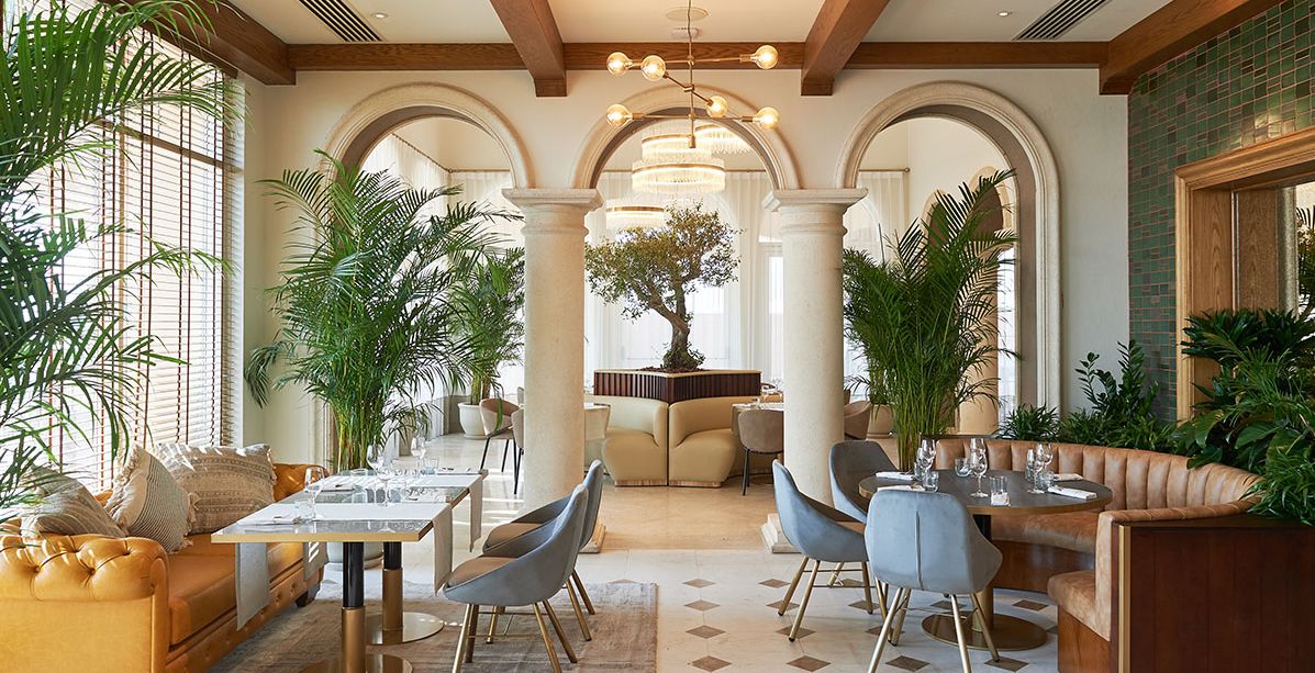 مطعم ناساو يقدّم تجربة طعام متوسطية أنيقة في عقارات جميرا للجولف