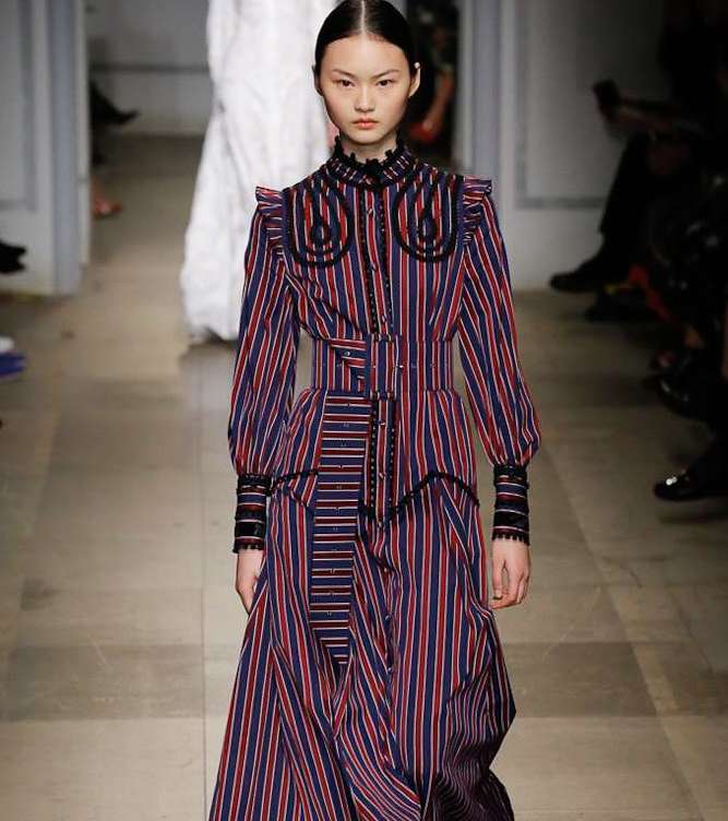 الفستان المطبع باسلوب القميص من Erdem لشتاء 2018