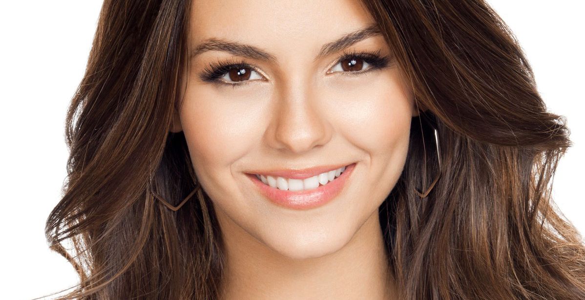 حيلة مخفية بالقلم الأسود لتكبير العيون من دون أن يلاحظها أحد