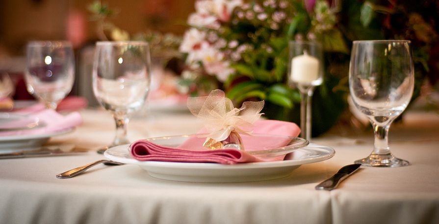 اتيكيت المائدة