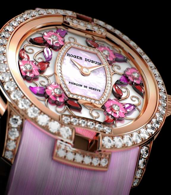 تصميم رائع من Roger Dubuis تكتشفينه من صالون جنيف للساعات الفاخرة SIHH