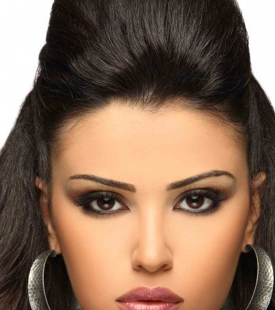 إطلالة الملكة الجريئة