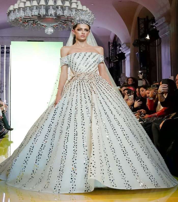 صور اجمل فستان زفاف ملكي فخم