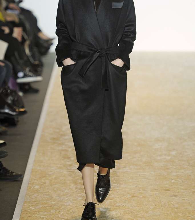 المعطف بموضة الفستان أو Robe موضة رائجة في شتاء 2015