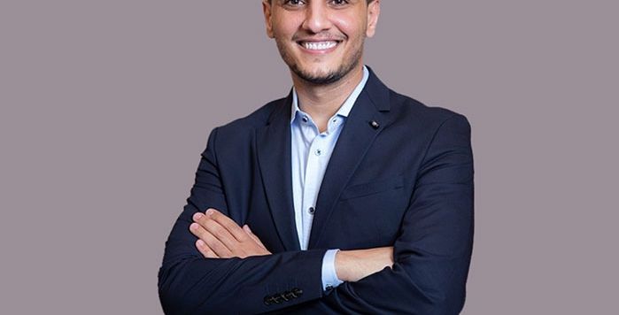 بعد بلقيس، الشبه بين محمد عساف وتمثاله أكثر من مذهل!