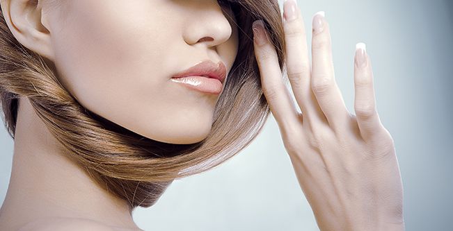 5 عادات تسيء إلى شعرك