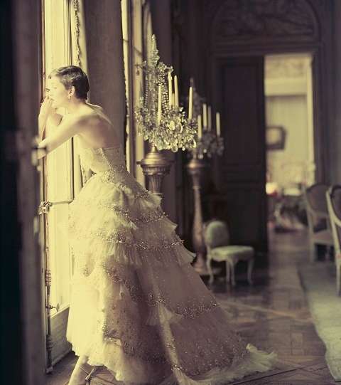 فستان غاية الروعة والأنوثة من Dior