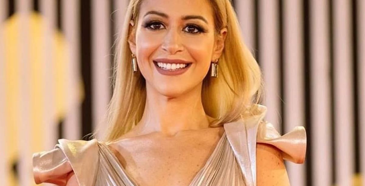 ممثّلة أجنبية تسرق جائزة منّة شلبي العالمية! فمن هي