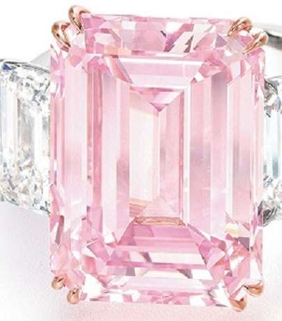 من المعروف عن الماسة الزهرية The Perfect Pink أنها من أغلى المجوهرات