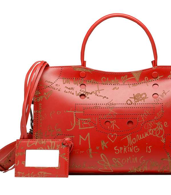 حقيبة بلانسياغا City bag بشعارات الحب بمناسبة عيد الحب