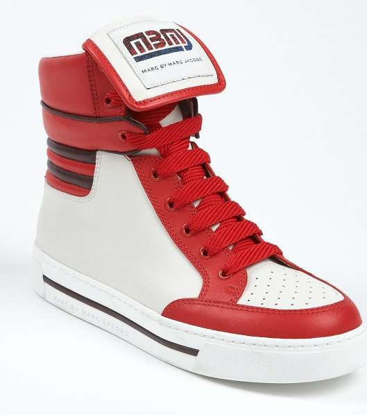 حذاء من مجموعة أحذية Marc by Marc Jacobs الحديثة