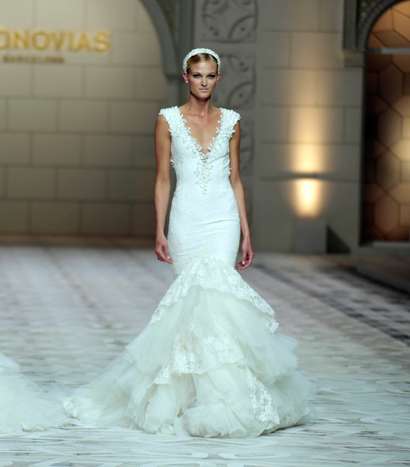 تنوع قصات التنانير أكّد على تميّز الدار الإسبانيّة العريقة