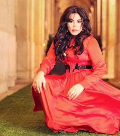بالصور، إليك ابرز الفنانات العربيات اللواتي ارتدين فساتين ساتره
