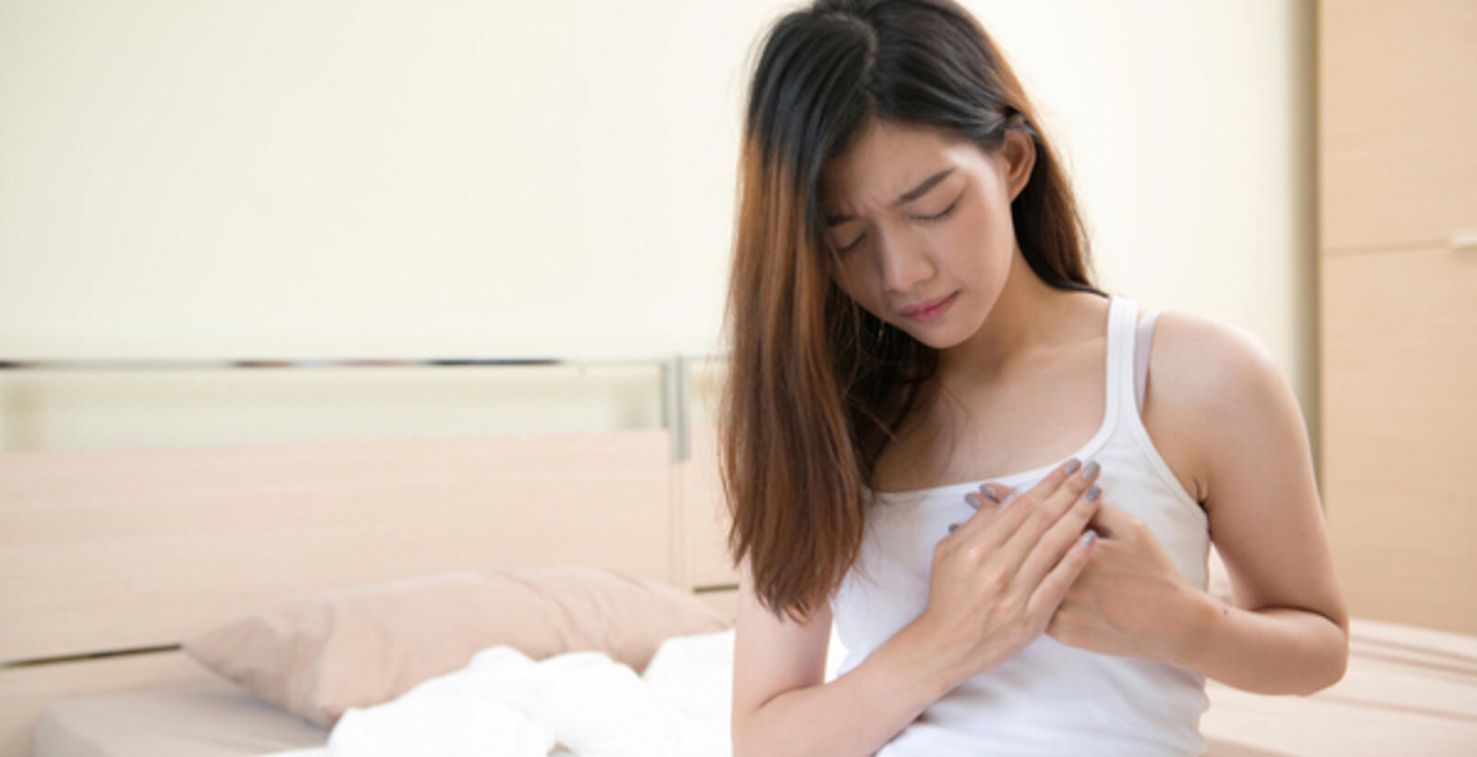 ما سبب ألم الثدي قبل الدورة الشهرية 