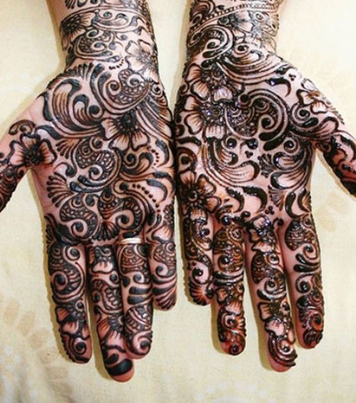 صور نقش حنة لتزيني يديك بلمسة عربية جميلة