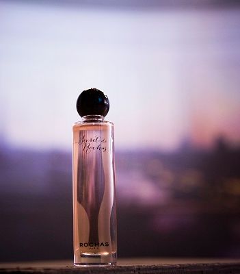 عطر Secret de Rochas  إبداع لروح جريئة وأناقة باريسية مميّزة