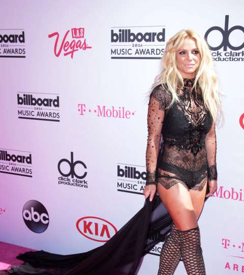 اطلالة جريئة وفاضحة لبريتني سبيرز في حفل Billboard Music Awards