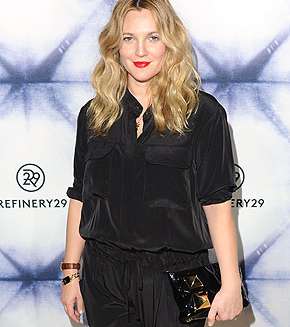 من اجدد اطلالات النجمات، اطلالة درو باريمور بـ Jumpsuit اسود