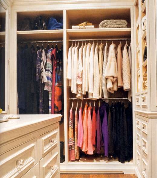نصائح للحفاظ على خزانة ملابسك منظمّة