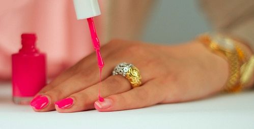 كيف تختارين طلاء أظافرك؟