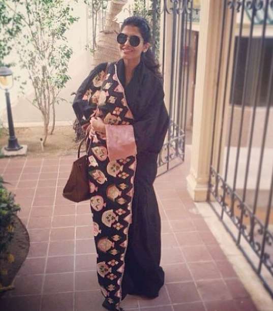 أناقة أميرة الطويل في العبايات